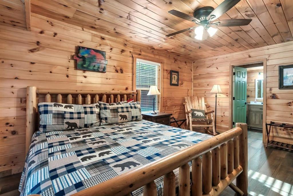 A Top Notch Lodge~ガトリンバーグ エクステリア 写真