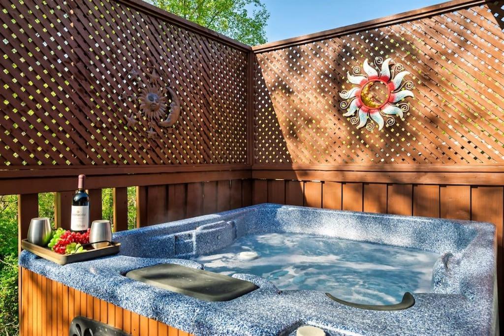 A Top Notch Lodge~ガトリンバーグ エクステリア 写真