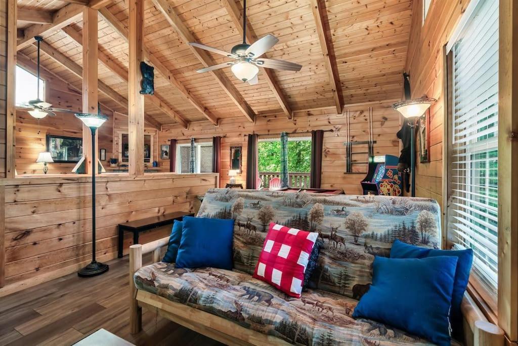 A Top Notch Lodge~ガトリンバーグ エクステリア 写真