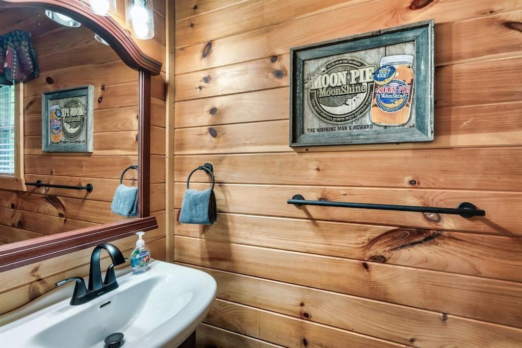 A Top Notch Lodge~ガトリンバーグ エクステリア 写真