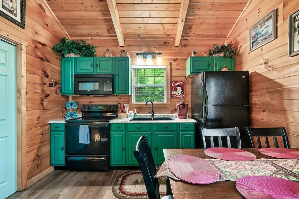 A Top Notch Lodge~ガトリンバーグ エクステリア 写真