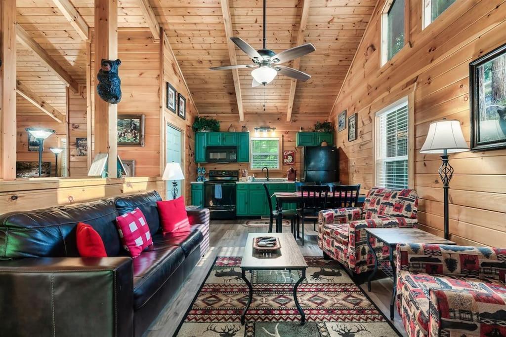 A Top Notch Lodge~ガトリンバーグ エクステリア 写真